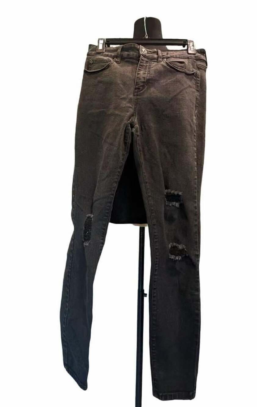 853 Guess Skinny Jeans Size 30 Black Distressed Denim